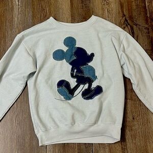 Disney Mickey Mouse Sweater!💙